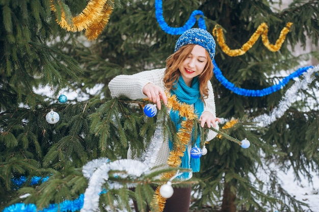 Free Photo girl near tree