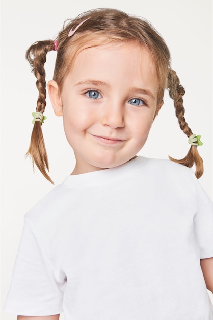 Free photo girl's casual white t shirt