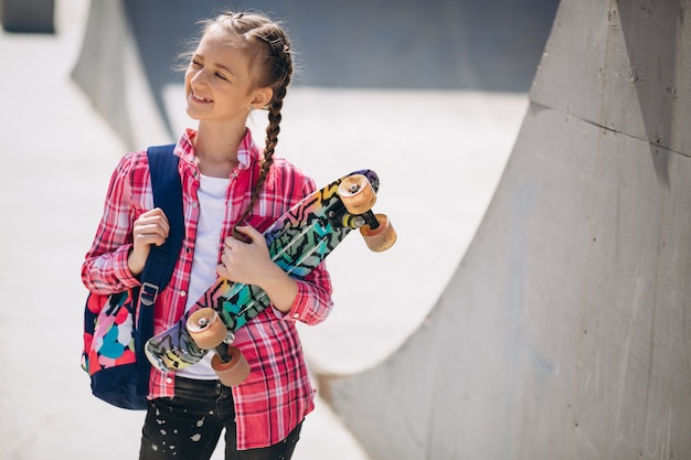 Free photo girl skating in park