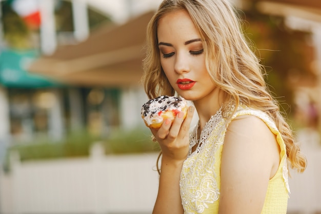 Free Photo girl with donut