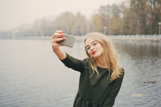 girl with phone