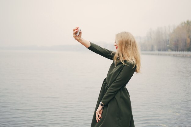 girl with phone