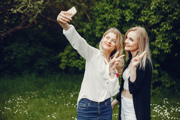 Free Photo girls in a park