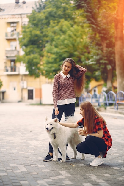 Free Photo girls with dog