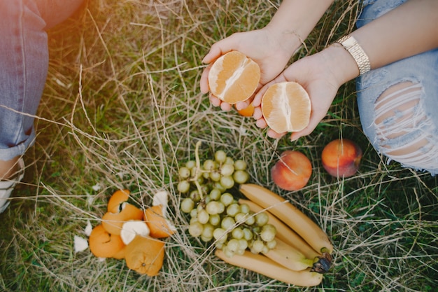 girls with fruits