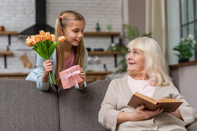 Granddaughter surprised her grandmother with flowers