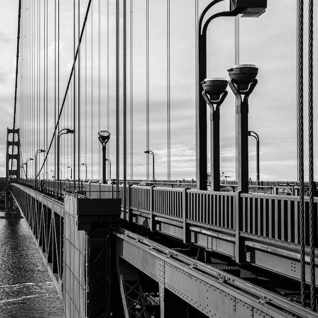 Free photo grayscale shot of the golden gate bridge