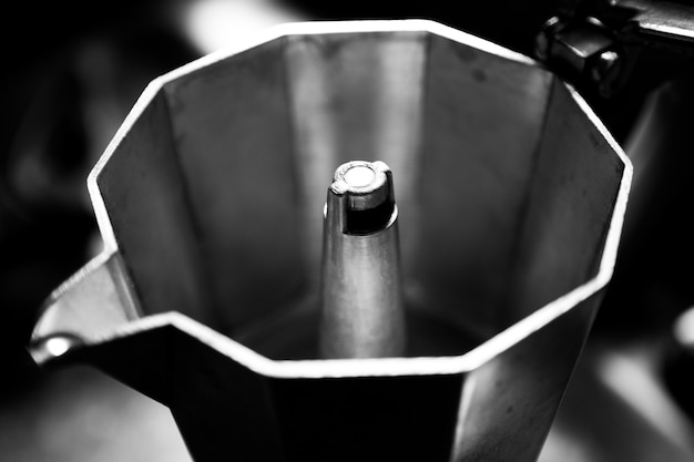 Free Photo grayscale shot of a traditional coffee maker