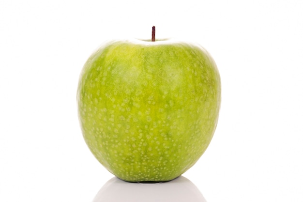 Free photo green apple on white background in studio