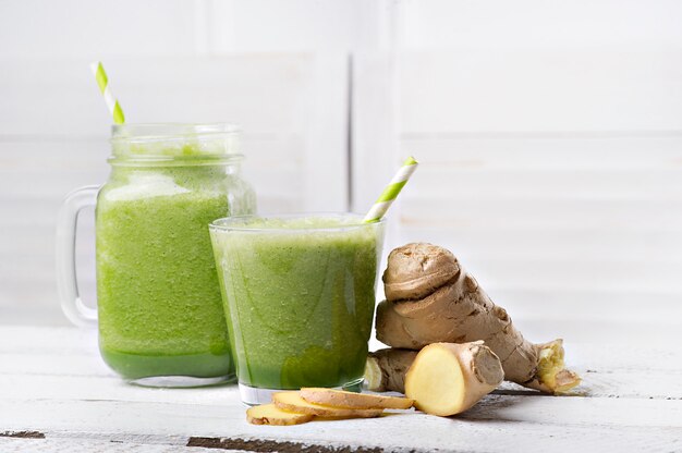 Green detox smoothie. Smoothie recipes for a fast weight loss