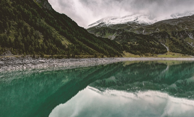 Free Photo green mountains and lake