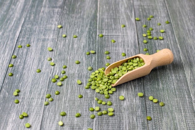 Free photo green split peas,top view