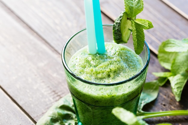 Green vegetable smoothie