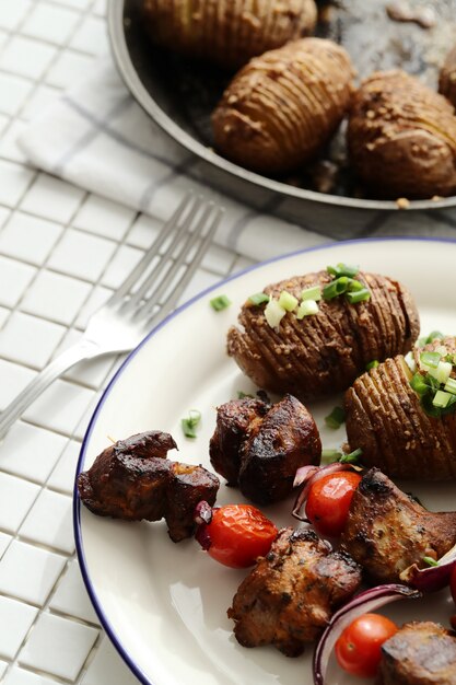 Grilled Beef and Tomato Skewers