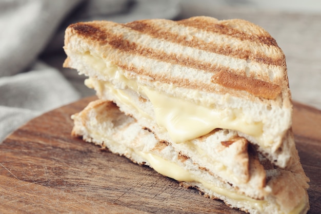 Free Photo grilled cheese sandwich