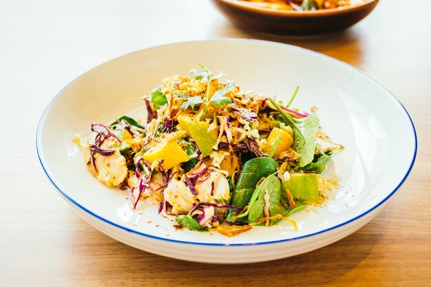 Grilled chicken with vegetable salad