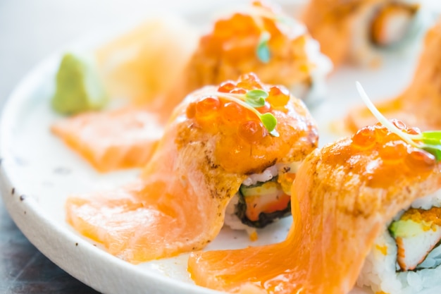 Grilled salmon sushi roll