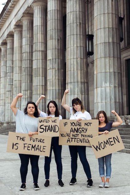 Free photo group of demonstrators protesting together