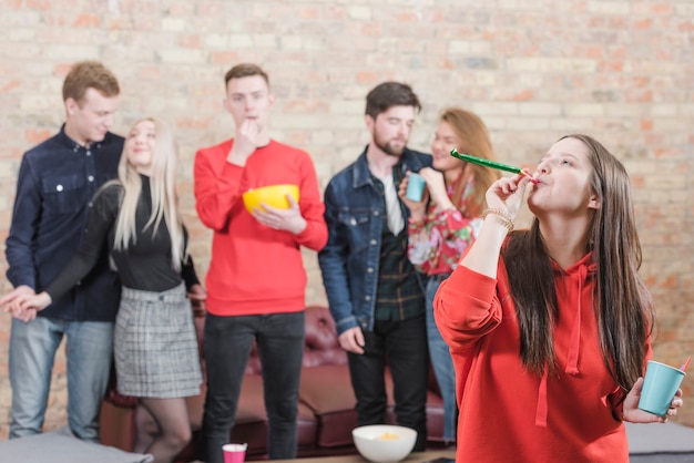 Free photo group of friends at a party