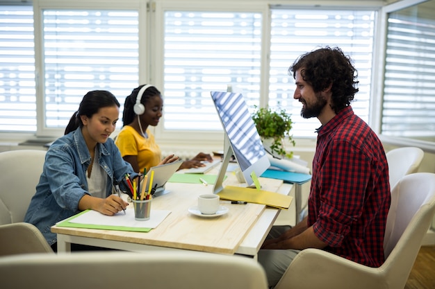 Free Photo group of graphic designers working together