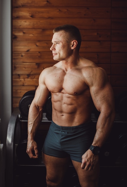 Free photo guy fit male muscular weight