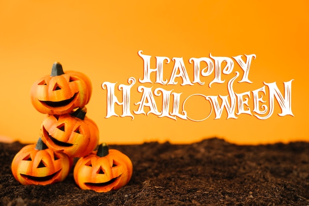 Free photo halloween banner with pumpkins arrangement