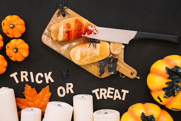 Free Photo halloween composition with bloody bread