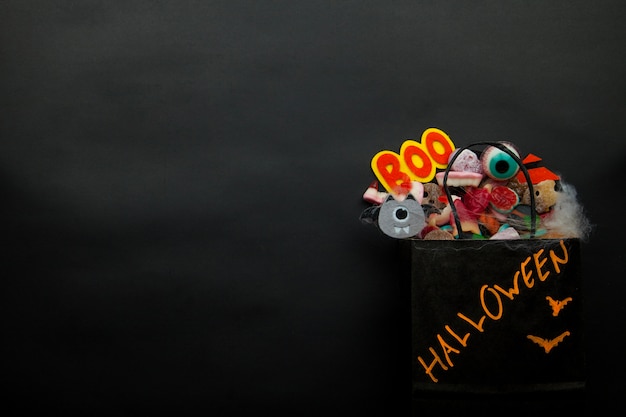 Free Photo halloween package with party decorations