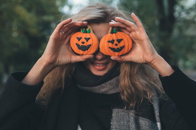 Halloween pumpkin cookies