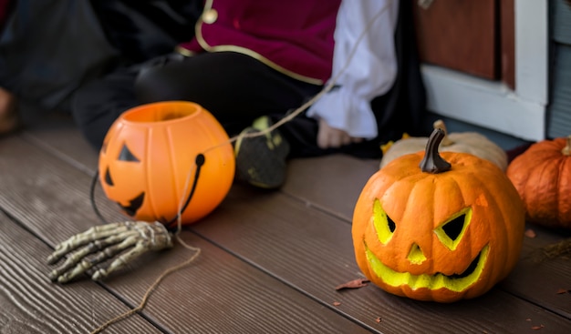 Free photo halloween pumpkins and decorations outdoors