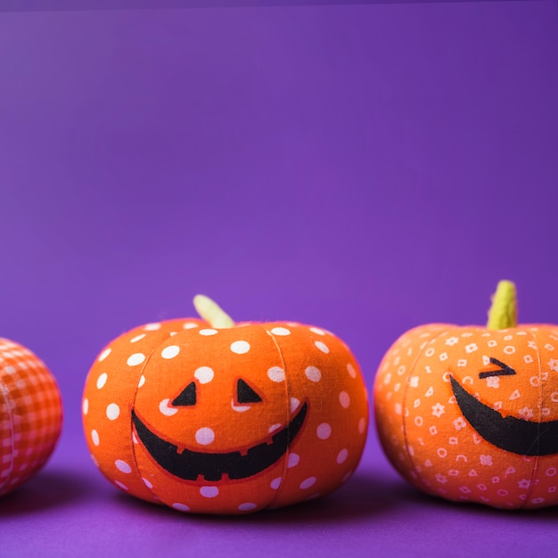 Free photo halloween soft smiling pumpkins