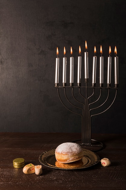 Free Photo hanukkah symbols on table