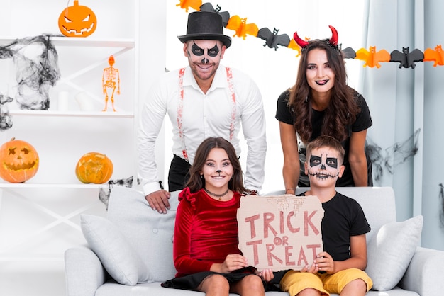 Free photo happy family ready for halloween