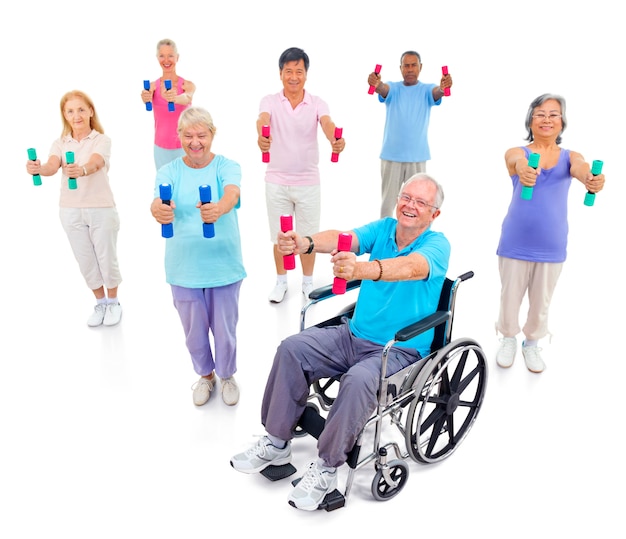 Free photo healthy senior people at the gym