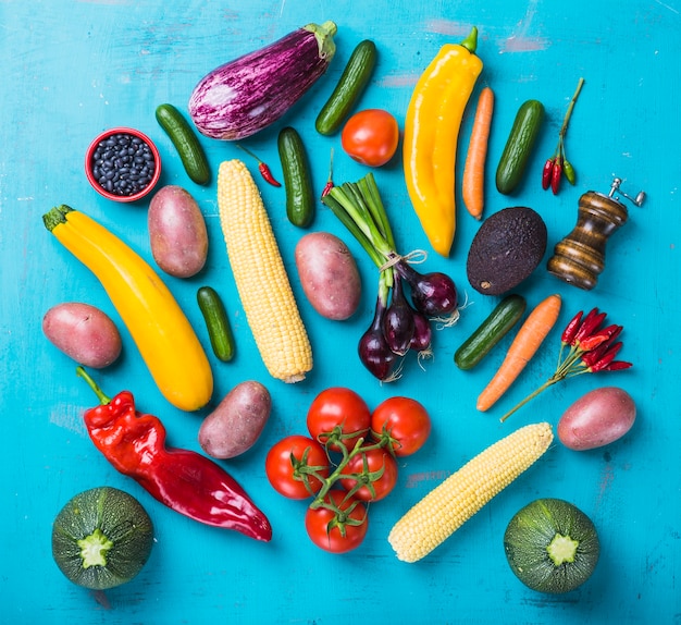 Free photo healthy vegetables assortment