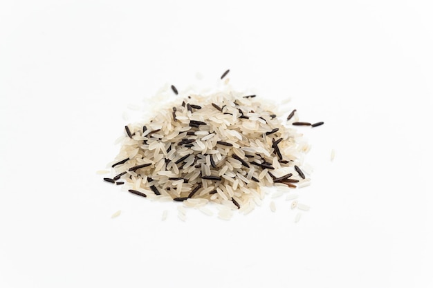 Free photo heap of boiled mixed brown rice isolated on white