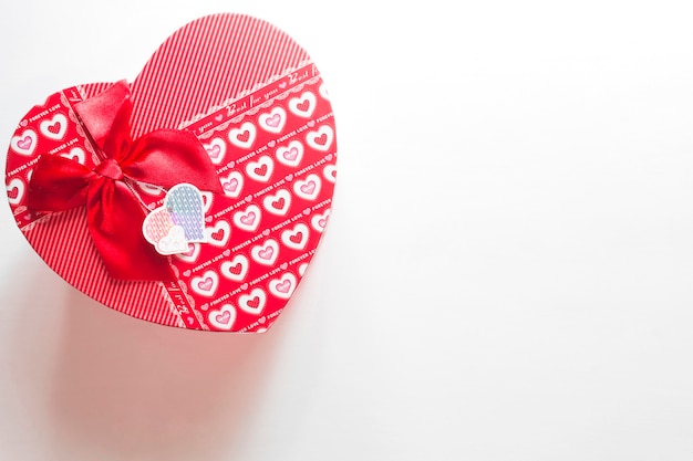 Free Photo heart-shaped gift box