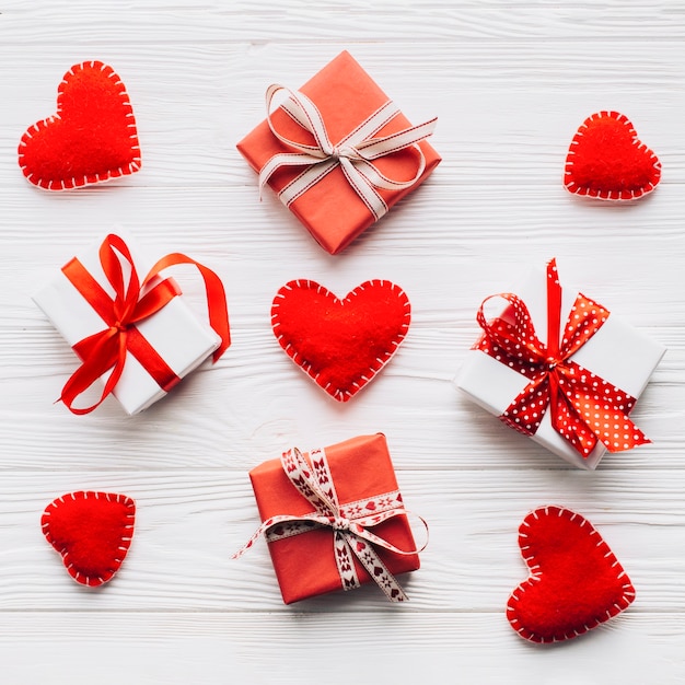 Free photo hearts and gift boxes composition