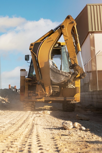 Free Photo heavy excavator for digging on day light