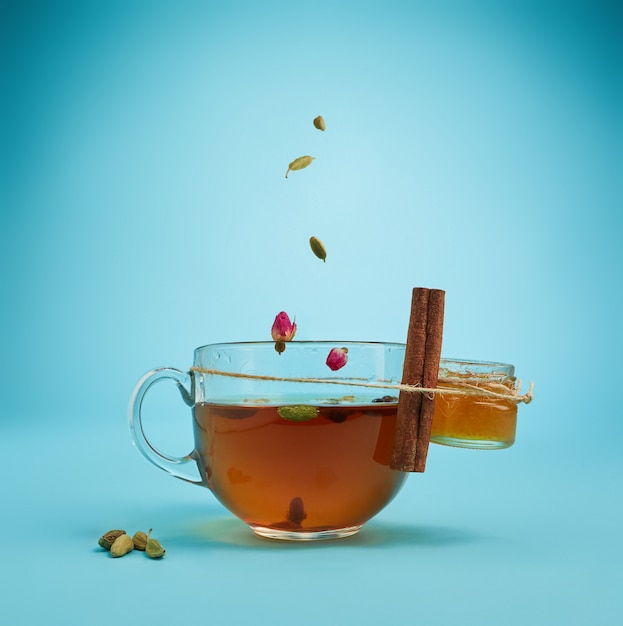 Free photo herbal tea on blue background