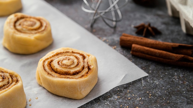 Free photo high angle cinnamon rolls