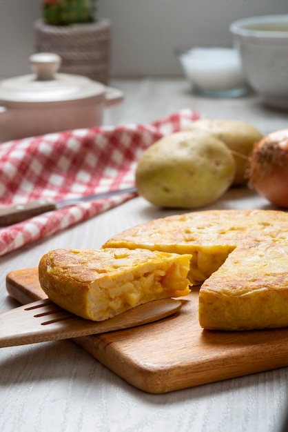 Free photo high angle of delicious spanish tortilla dish