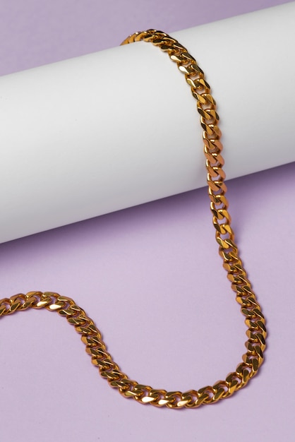 High angle golden bright chain