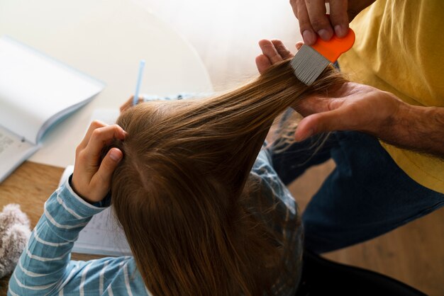 High angle hands using lice comb