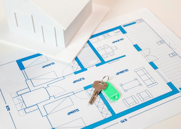 High angle keys on plans arrangement