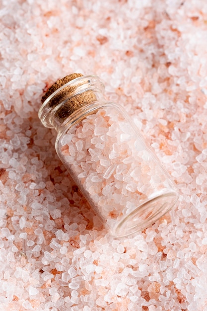 Free photo high angle of salt in transparent container