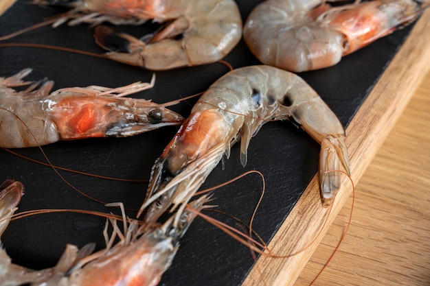 Free photo high angle shrimp ready to be cooked