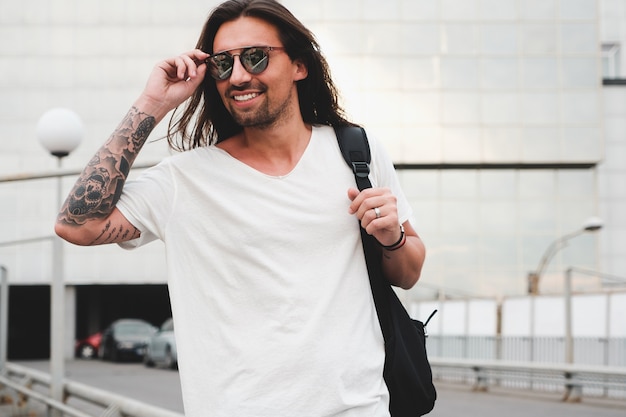 Free photo hipster model with long hair