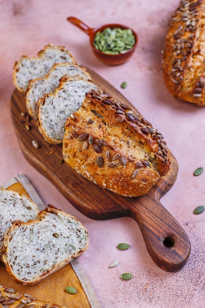 Free photo homemade bread with sesame, pumpkin, sunflower seeds.