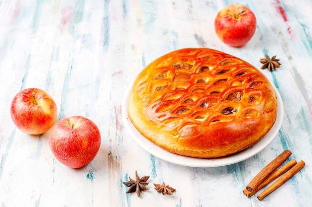 Free photo homemade delicious apple pie with jam.